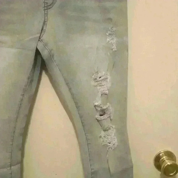 Foucome Cute Distressed Women's Maternity Low-Rise Skinny Ankle Jeans - Picture 4 of 11